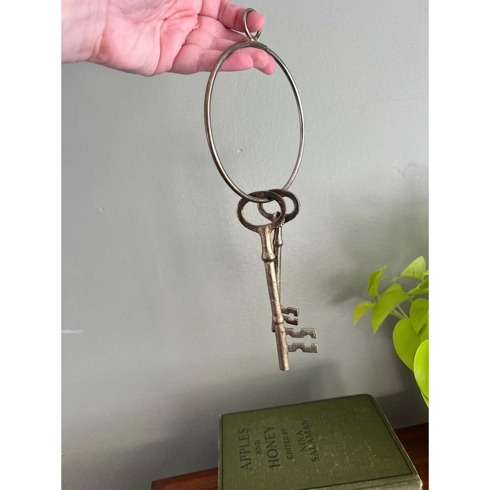 VTG MCM Metal Bronze Cast Iron Skeleton Key Wall Decor 5
